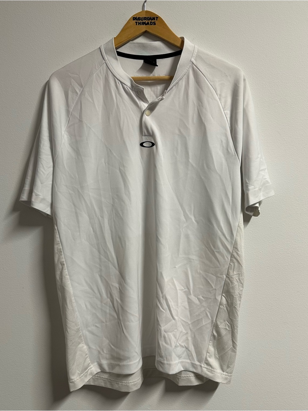 Oakley Lightweight Men’s Button Tshirt Workout Size XL Outdoors
